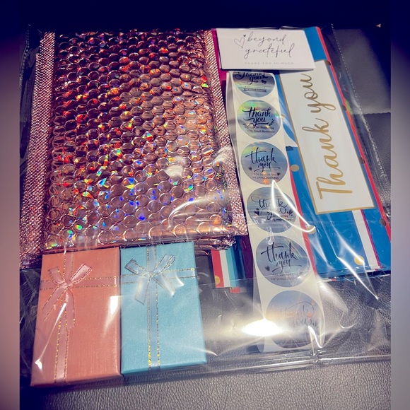 Gift Wrap/Mailing Set - Picture 1 of 5